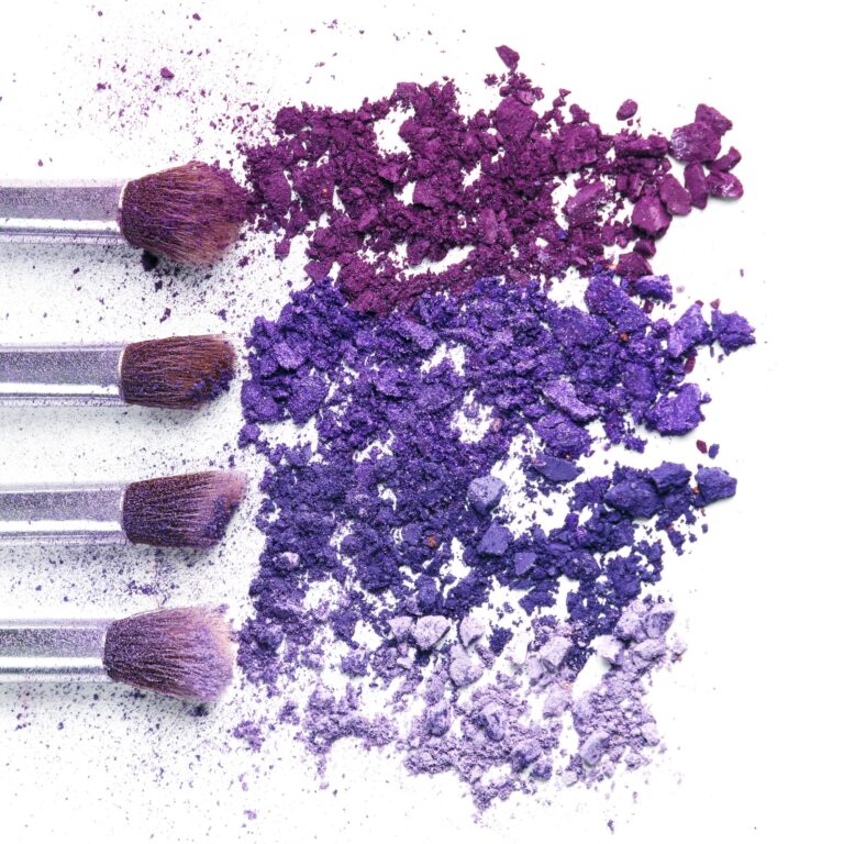 Crushed eyeshadows and make-up brushes